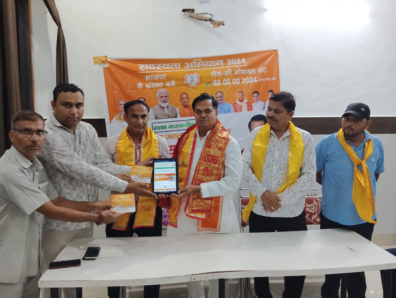 भाजपा के सदस्यता अभियान में महानगर के लोगों को दिलाई भाजपा की सदस्यता :