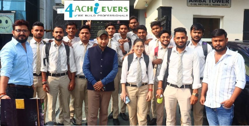 नॉलेज शेयरिंग ट्रिप से लौटे राजीव एकेडमी के विद्यार्थी एमसीए के छात्र-छात्राओं ने 4अचीवर्स कम्पनी में सीखीं सॉफ्टवेयर की गूढ़ बातें