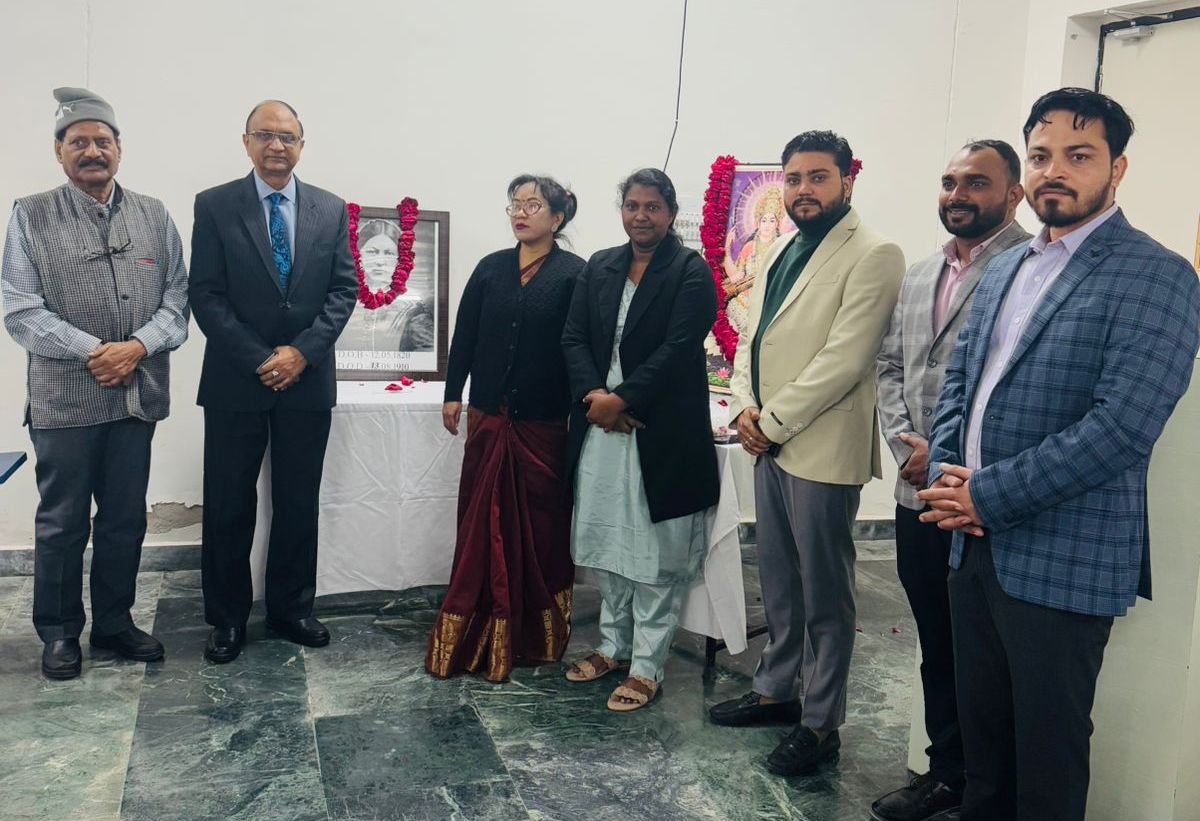नर्सेज बिना चिकित्सकीय कार्य असम्भवः डॉ. आर.के. अशोका लैम्प लाइटिंग सेरेमनी के साथ के.डी. कॉलेज ऑफ नर्सिंग में सत्रारम्भ