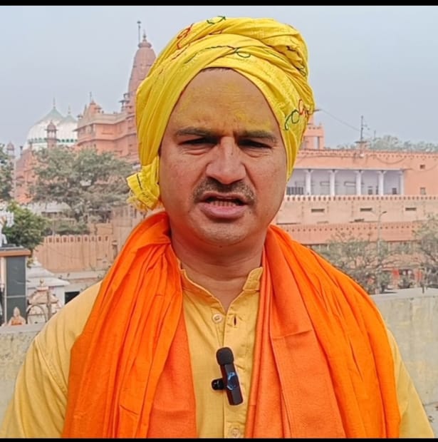 औरंगजेब की कब्र पर बुलडोजर चलाने वाले को देंगे 21 लाख का इनाम : दिनेश फलाहारी जी महाराज  अध्यक्ष : श्री कृष्ण जन्म भूमि संघर्ष न्यास