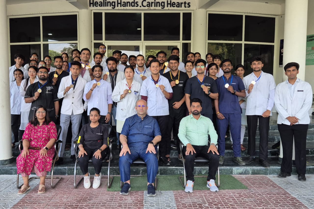 गाजियाबाद में के.डी. डेंटल कॉलेज के विद्यार्थियों ने फहराया परचम इंटर कॉलेजेज स्पोर्ट्स मीट में पांच स्वर्ण सहित आठ पदक जीते