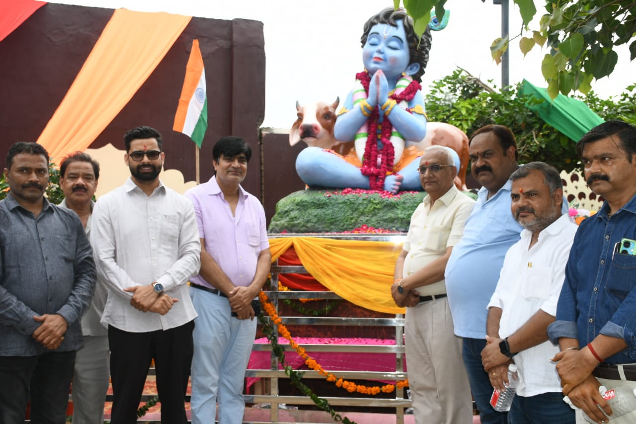 वृन्दावन में बाल गोपाल मूर्ति का भव्य लोकार्पण — श्रीकृष्ण जन्माष्टमी से पहले नगर निगम ने बढ़ाई श्रद्धा की आभा ।