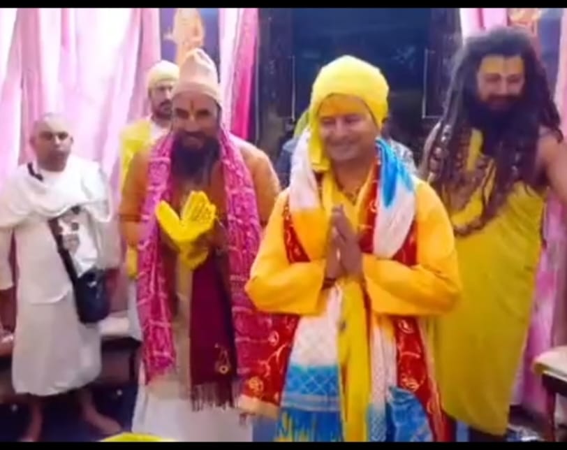 अविमुक्तेश्वरानंद को तीनों शंकराचार्यों का समर्थन, मेला प्रशासन शंकराचार्य से मांफी मांगे :  संत समाज