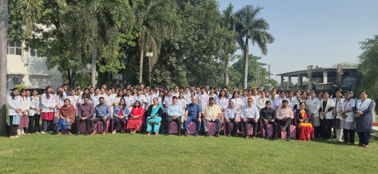 शिक्षा संस्थानों में पारिवारिक माहौल होना जरूरीः डॉ. निदर्श डी. हेगड़े के.डी. डेंटल कॉलेज एण्ड हॉस्पिटल में हुई एंटी रैगिंग पर कार्यशाला
