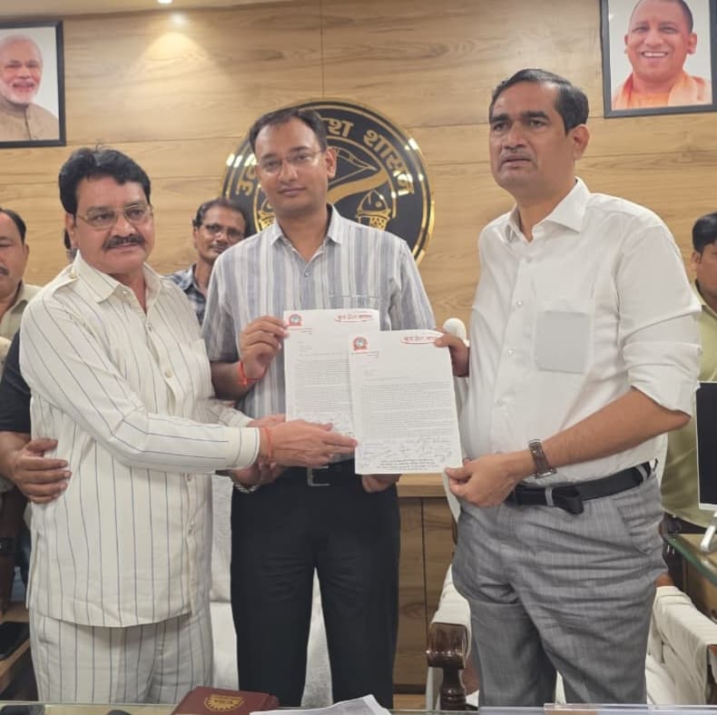 सघन चेकिंग के बाद फर्जी पत्रकार जाएंगे जेल ,डी एम   एसपी स्तर पर होगी फर्जी पत्रकारों की जांच तभी बनेंगे पास, एसएसपी