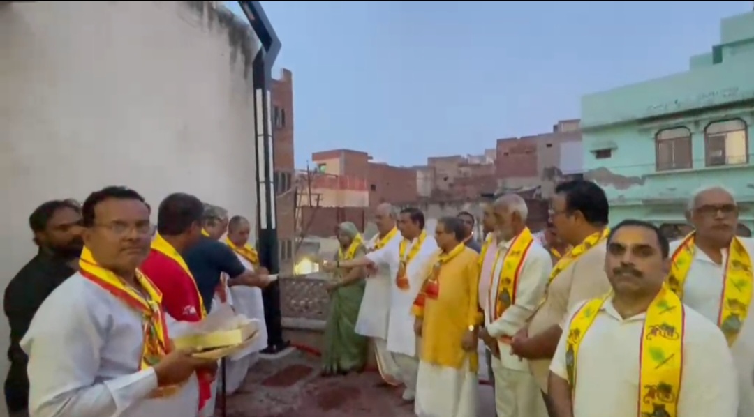 देवशयनी एकादशी पर श्री दीर्घ विष्णु मंदिर एवं तीर्थ क्षेत्र में तिरंगा लाइटों का भव्य उद्घाटन