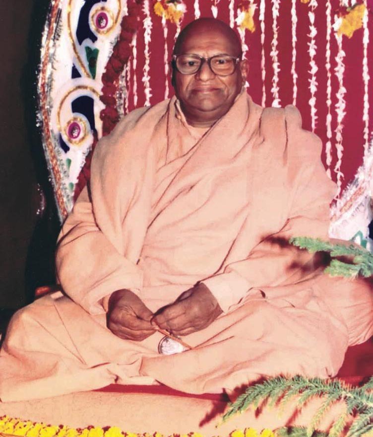 फोटो- गीतानंद महाराज की 21वीं पुण्यतिथि 23 को गोविंदाचार्य, कुलश्रेष्ठ एवं नामी धर्माचार्य भाग लेंगे है मथुरा। भारतीय जनता पार्टी के थिंकटैंक एवं महामंत्री संगठन रहे केएन गोविंदाचार्य, हाईकोर्ट के जज रहे एस एस कुलश्रेष्ठ एवं सुविख्यात धर्माचार्य ब्रह्मलीन राष्ट संत गीतानंद जी महाराज को पुष्पांजलि देने के लिये वृंदावन आयेंगे।  राष्ट्र संत गीतानन्द जी महाराज की 21वीं पुण्यतिथि वृंदावन के गांधी मार्ग पर स्थित गीता आश्रम में 23 नवंबर को भव्यता के साथ मनाई जायेगी।  गीतानंद जी महाराज कारगिल युद्ध में