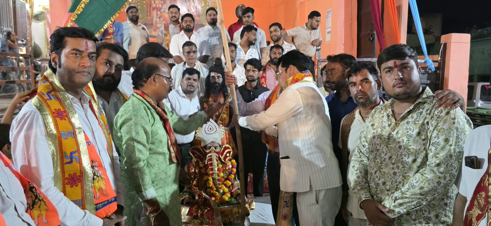 गणेश पूजन ध्वजारोहण के साथ राया में रामलीला का शुभारंभ